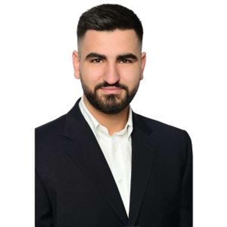 Herr Yannik Neumann 